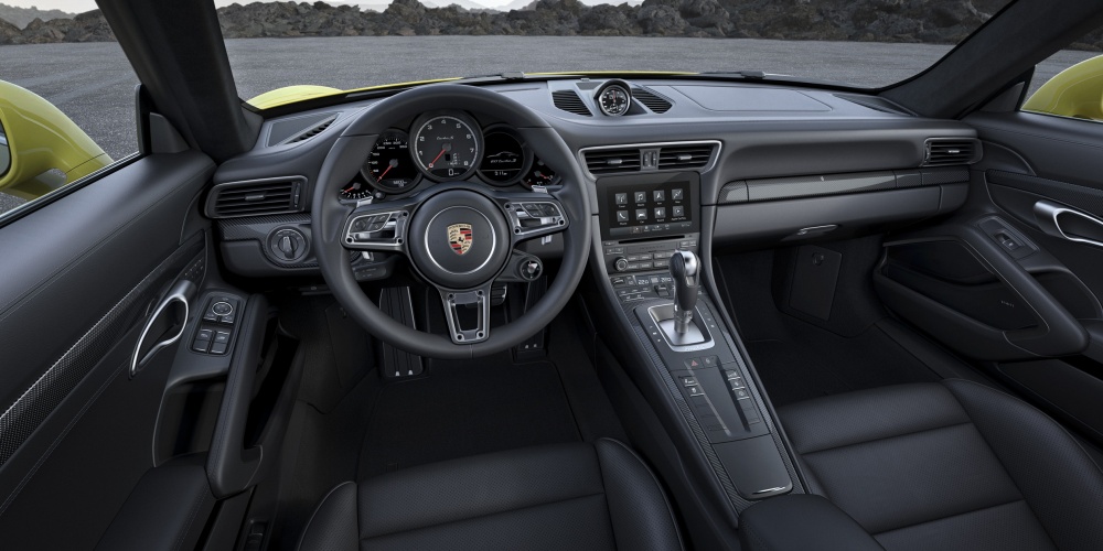 Fahrerperspektive im Porsche 911 Turbo