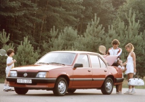 Opel Ascona (1981-1988) <br />4-tr. Stufenheck-Limousine