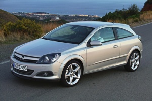 Opel Astra (2004-2010) <br />3-tr. Fließheck-Limousine<br />»GTC«