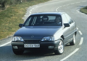 Opel Omega (1986-1994) <br />4-tr. Stufenheck-Limousine