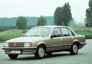 Opel Rekord / Commodore (1977-1986) <br />4-tr. Stufenheck-Limousine<br />»Rekord«