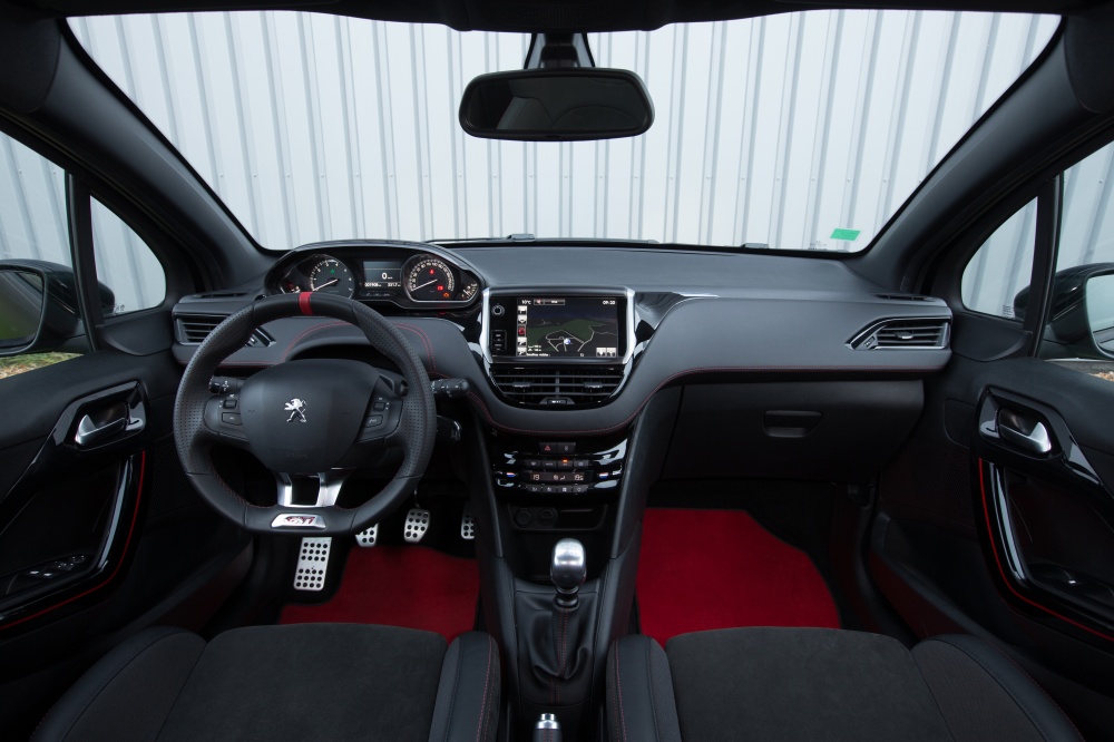Innenraum des Peugeot 208 GTi 30th