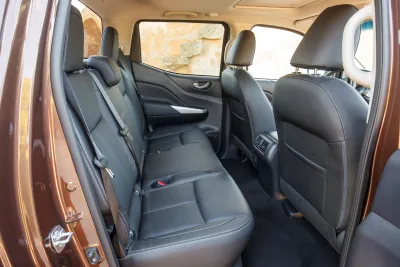 Der größere Innenraum des Nissan Navara "Double Cab"