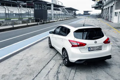 Sport Edition mit Spurverbreiterung von 40 Millimetern je Achse