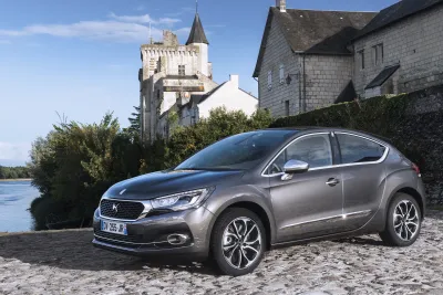 Gut getarnt: Der DS 4 ist ein vollwertiger Fünftürer