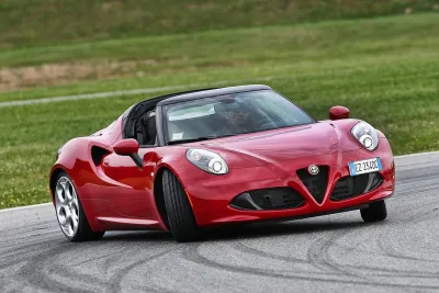 Der 4C macht auch auf der Rennstrecke eine gute Figur