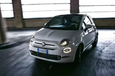Leichte stylistische Änderungen an der Front des Fiat 500
